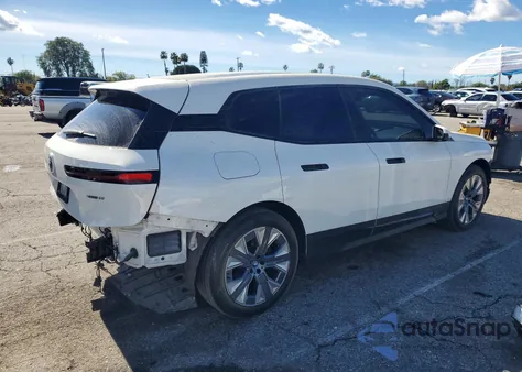 2024 BMW Ix xDrive50 z USA, uszkodzony, nr VIN WB523CF03RCS04565